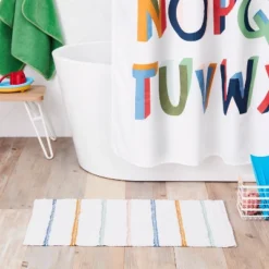 Striped Kids' Bath Rug - Pillowfort™