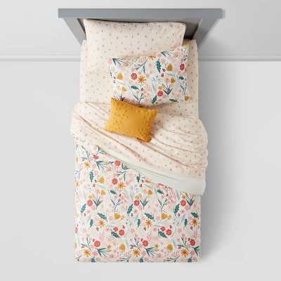 In the Garden Kids' Bedding Set with Sheets - Pillowfort™ In The Garden Kids' Bedding Set With Sheets - Pillowfort™ -Hange Furni Store GUEST 8cd4ead8 fac2 467c b847 4c78e5e71ebd