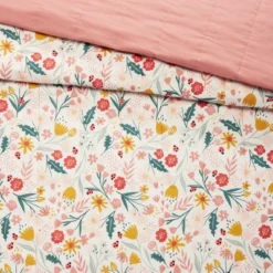 Garden Floral Cotton Kids' Quilt - Pillowfort™ -Hange Furni Store GUEST cc170aea 18b8 4baa a358 3da1731ccede
