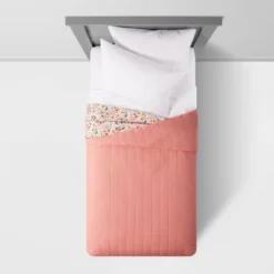 Garden Floral Cotton Kids' Quilt - Pillowfort™ -Hange Furni Store GUEST d3bdaf31 0cab 4f54 8928 29eae4ea96ea