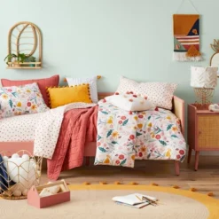 Ladybug Microfiber Kids' Sheet Set - Pillowfort™ -Hange Furni Store GUEST ed264957 9ed7 491c be6e c15c5031f3cf